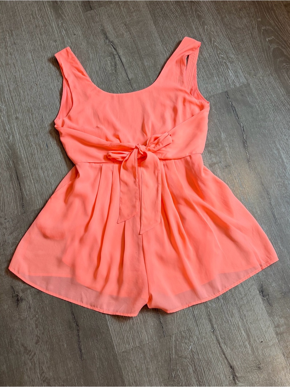 Coral Sleeveless Tie-Waist Romper by Alterd States Sz M